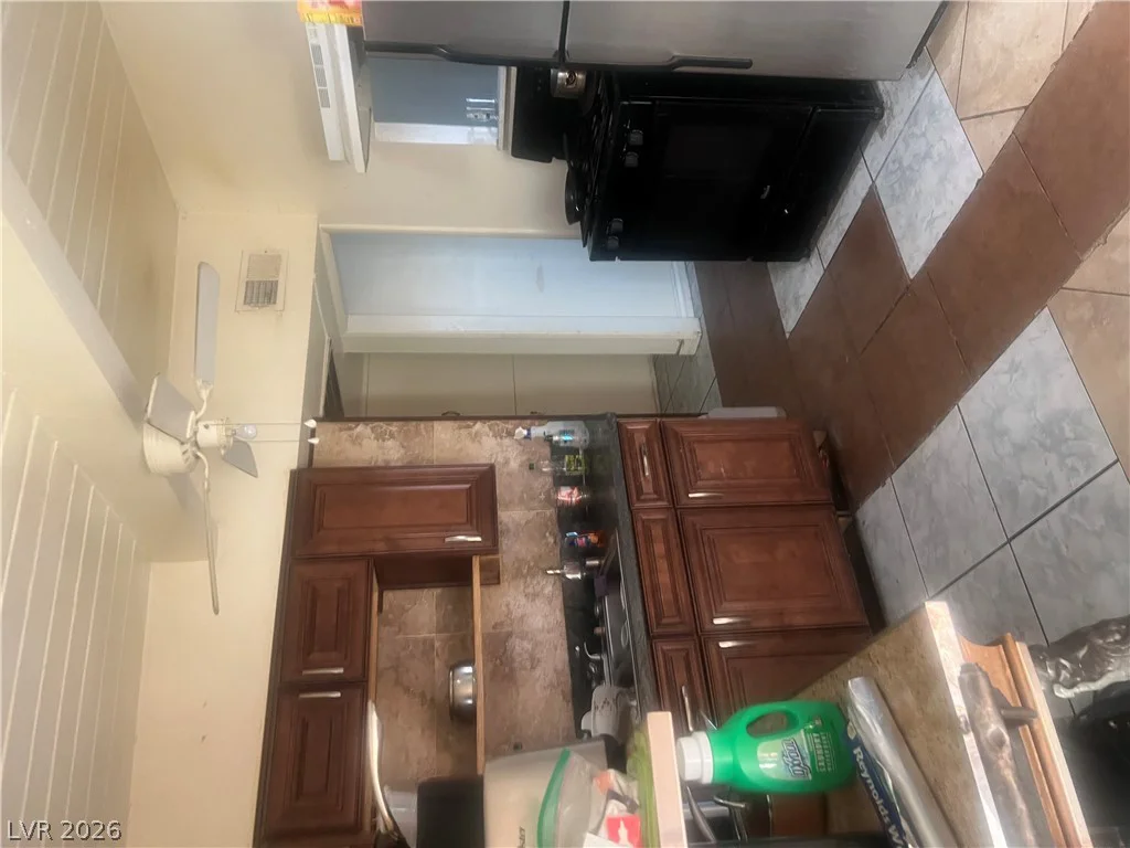 321 Yale, Las Vegas, NV 89107
