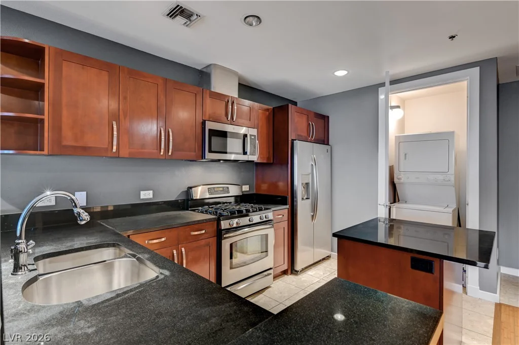 4575 Dean Martin, Las Vegas, NV 89103