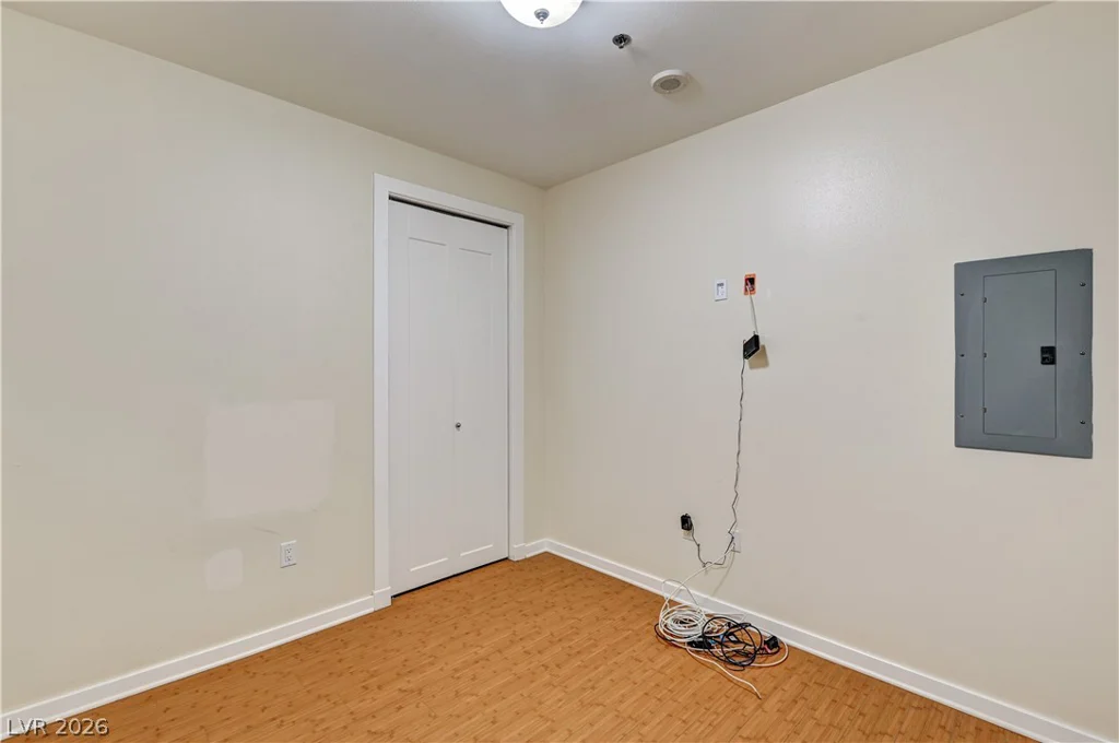 4575 Dean Martin, Las Vegas, NV 89103