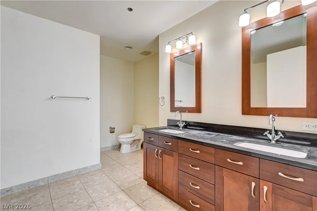 4575 Dean Martin, Las Vegas, NV 89103