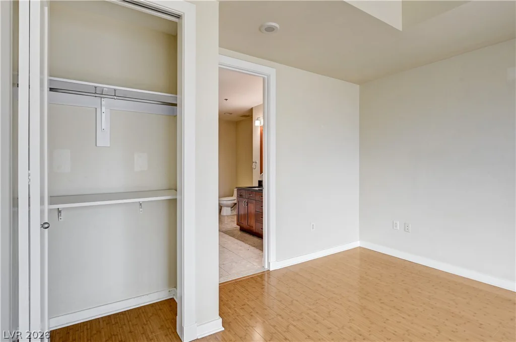 4575 Dean Martin, Las Vegas, NV 89103