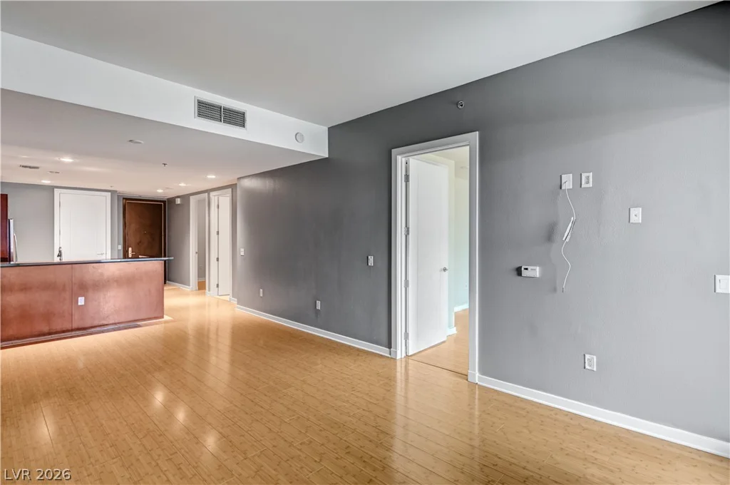 4575 Dean Martin, Las Vegas, NV 89103