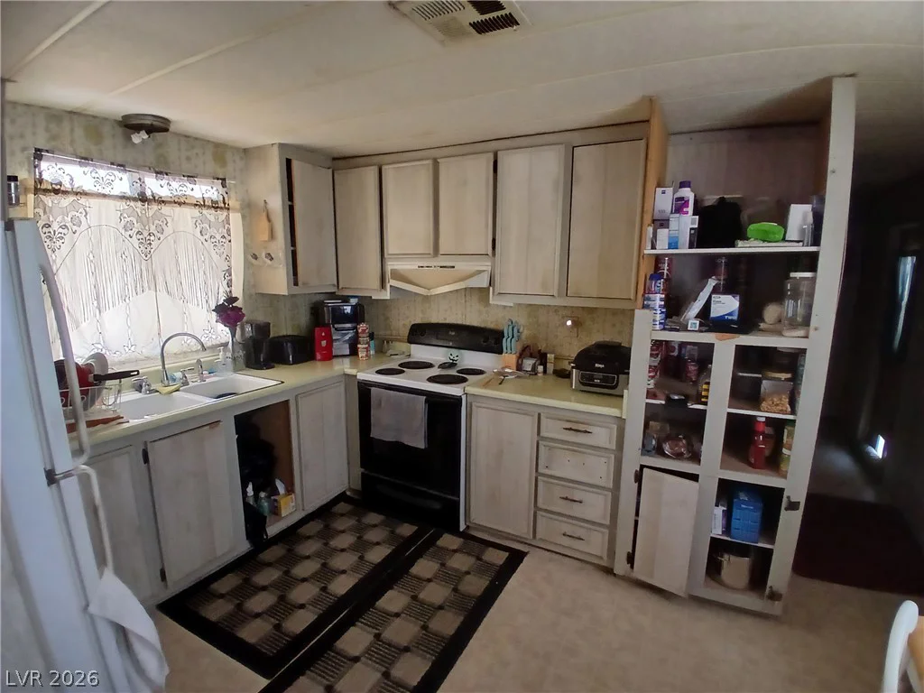 251 Bonnie Claire, Pahrump, NV 89048