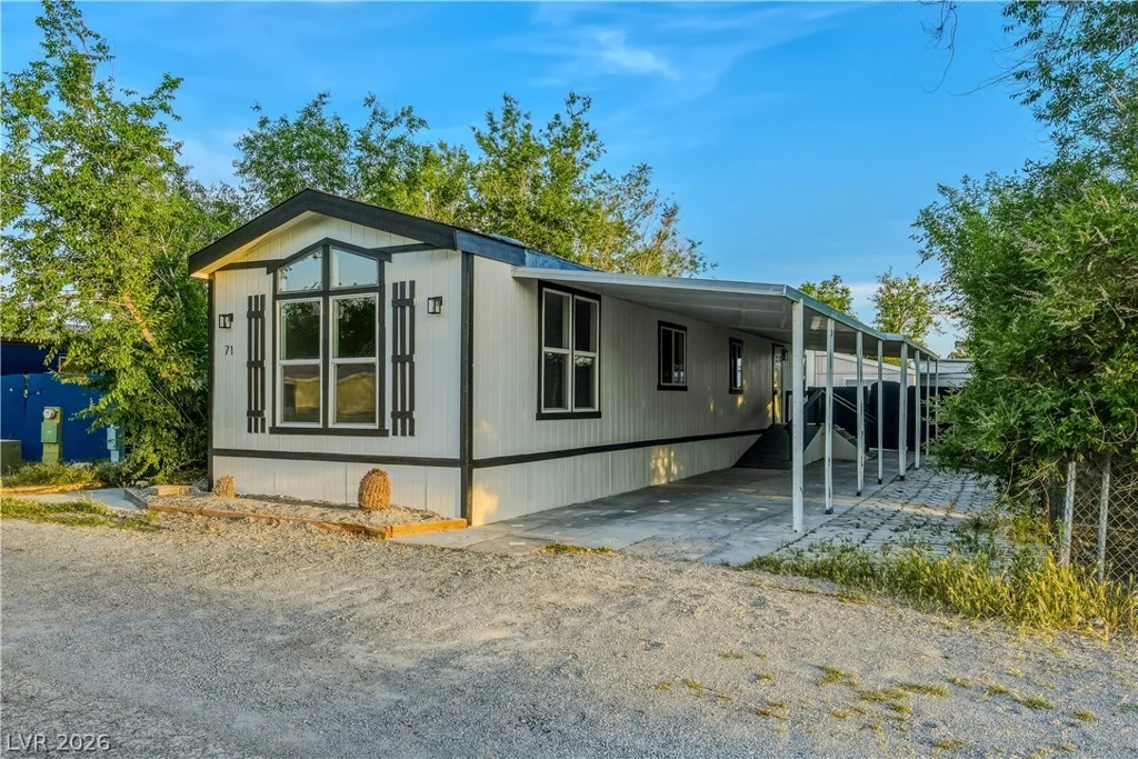 71 Vegas Valley, Pahrump, NV 89048