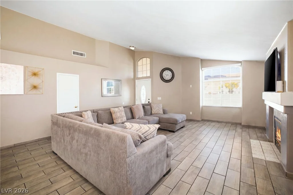 2568 Windy Leaf, Las Vegas, NV 89156