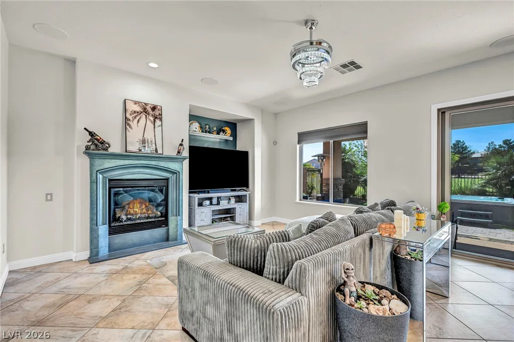 7405 Bugler Swan Way, North Las Vegas, NV 89084