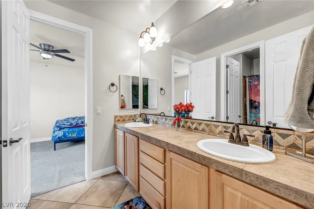 7405 Bugler Swan Way, North Las Vegas, NV 89084