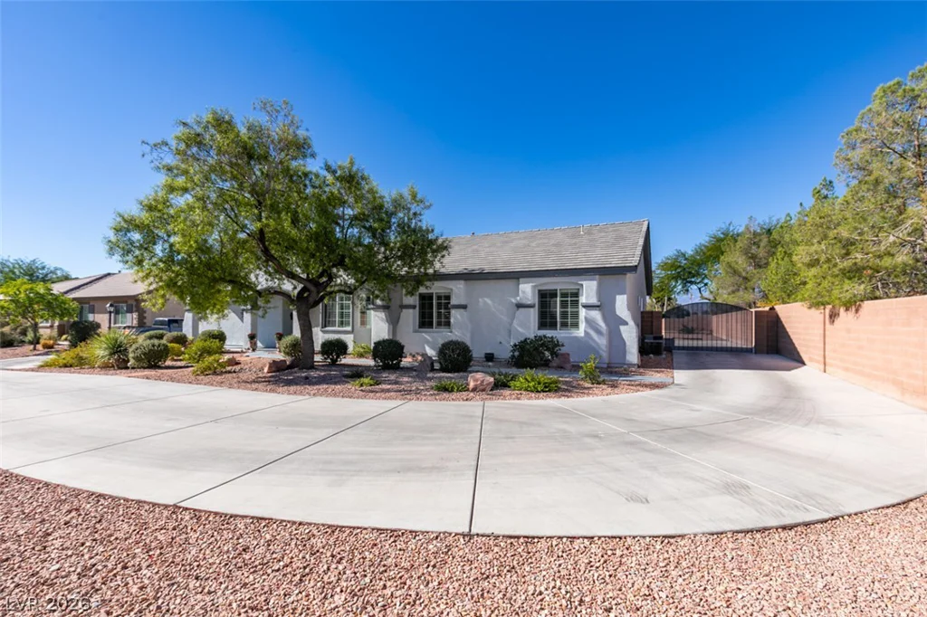 8125 Soledad Canyon, Las Vegas, NV 89131