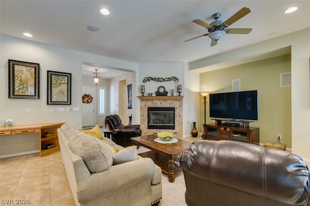8125 Soledad Canyon, Las Vegas, NV 89131