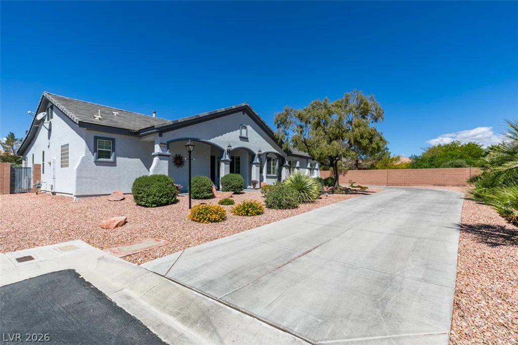 8125 Soledad Canyon, Las Vegas, NV 89131