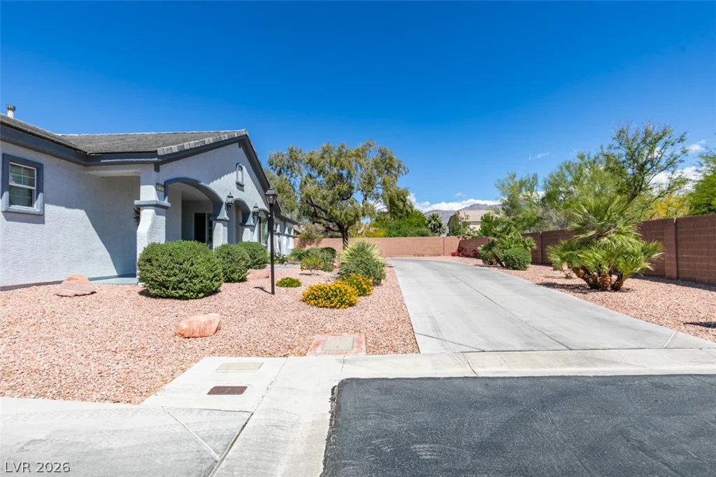 8125 Soledad Canyon, Las Vegas, NV 89131