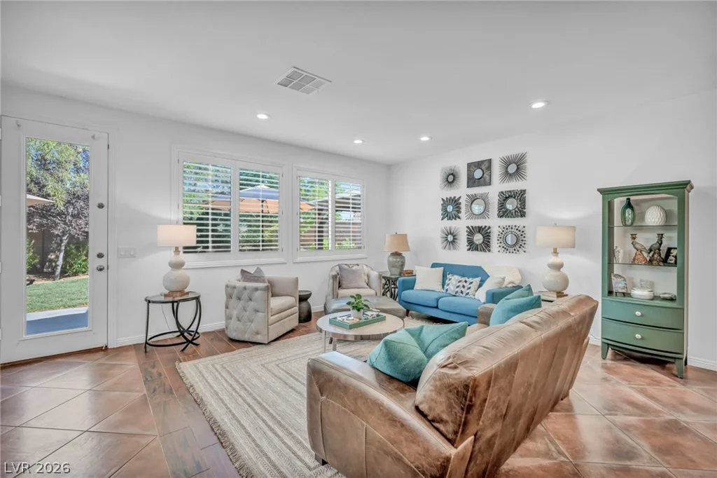 11464 Diveley, Las Vegas, NV 89138