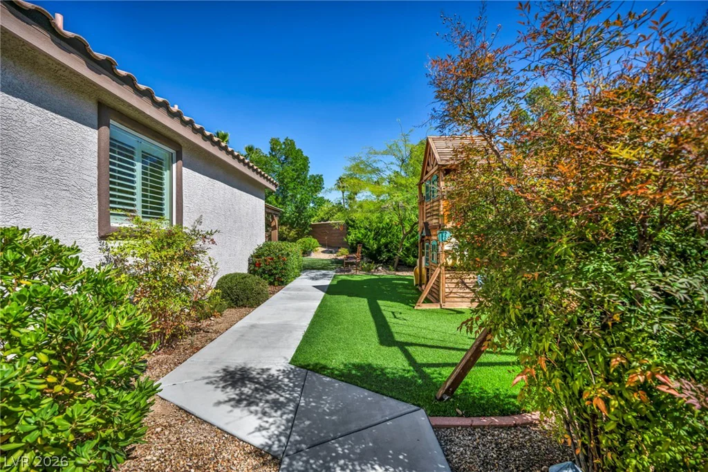 11464 Diveley, Las Vegas, NV 89138