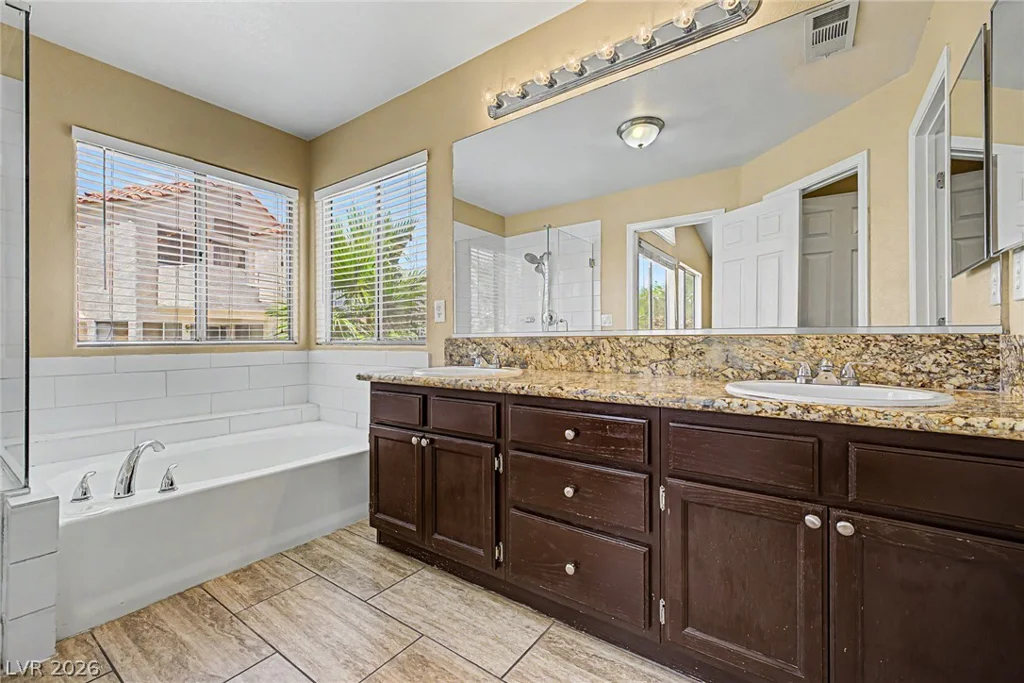 1825 Glenwillow, Las Vegas, NV 89117