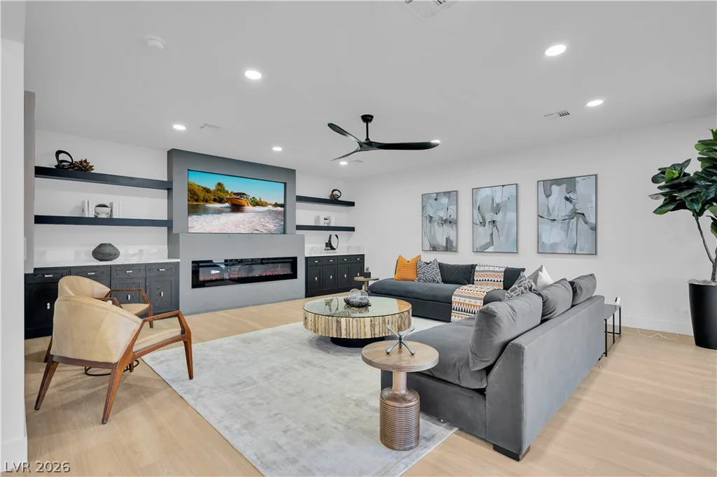 2720 Tioga Pines, Las Vegas, NV 89117