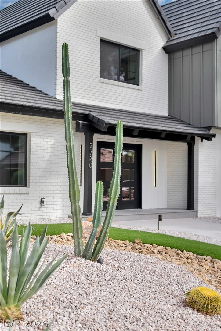 2720 Tioga Pines, Las Vegas, NV 89117