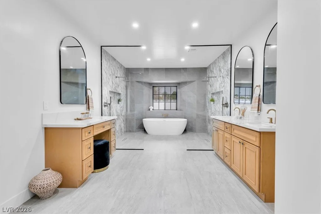 2720 Tioga Pines, Las Vegas, NV 89117
