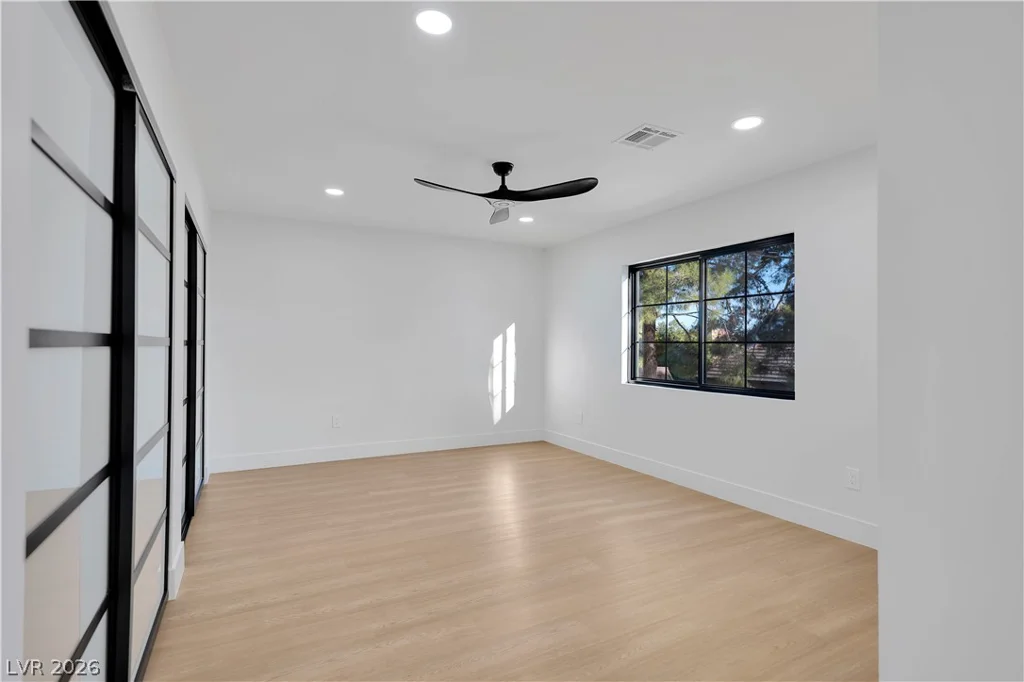 2720 Tioga Pines, Las Vegas, NV 89117