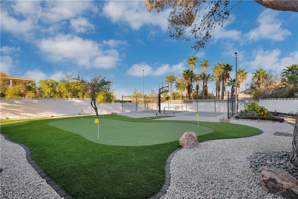 2720 Tioga Pines, Las Vegas, NV 89117