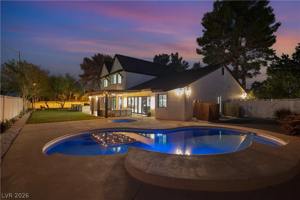 2720 Tioga Pines, Las Vegas, NV 89117