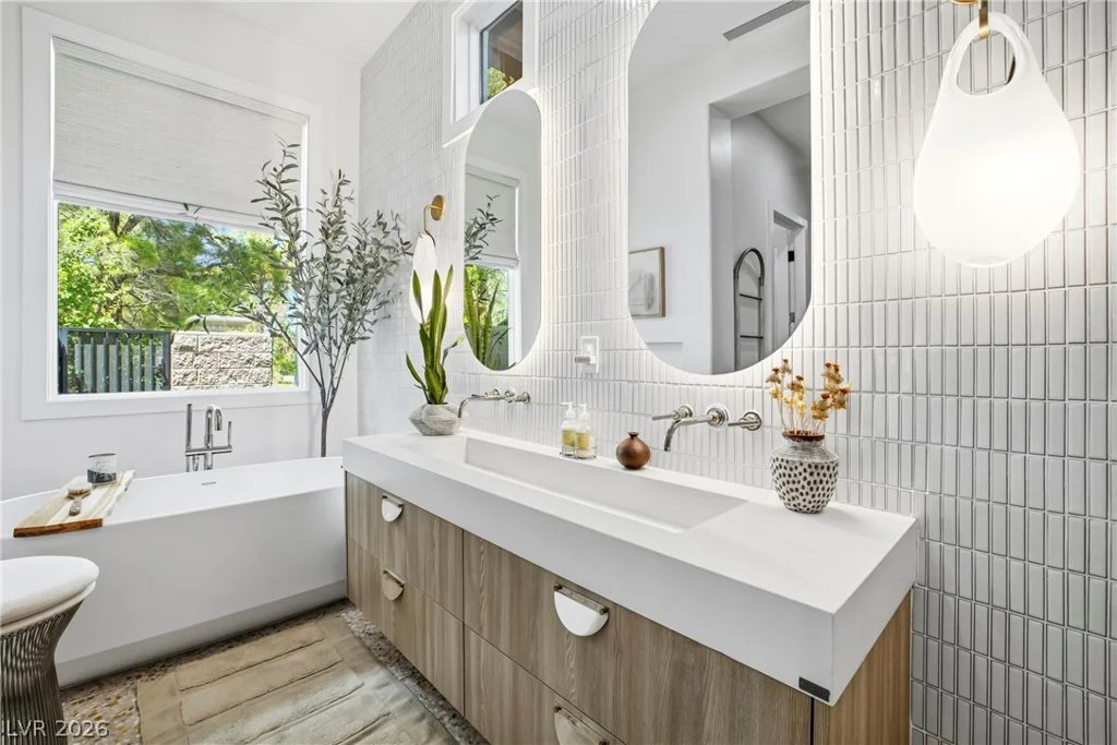 7 Vintage Valley, Las Vegas, NV 89141
