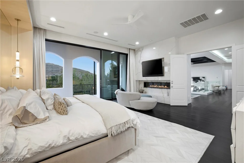 7 Vintage Valley, Las Vegas, NV 89141
