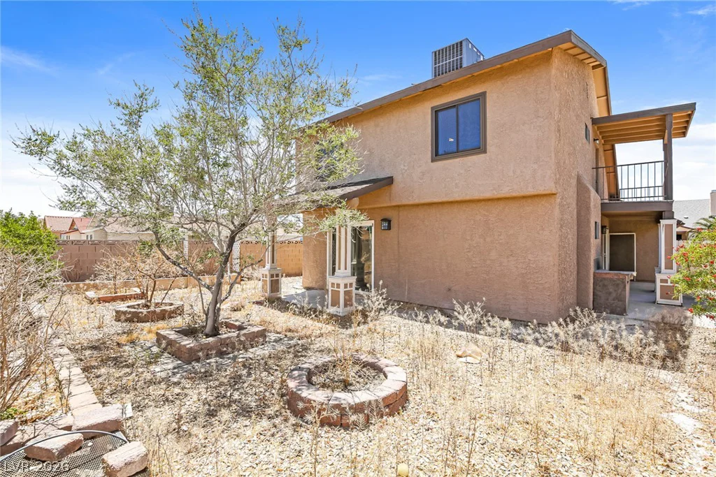 613 Thrush, Las Vegas, NV 89145