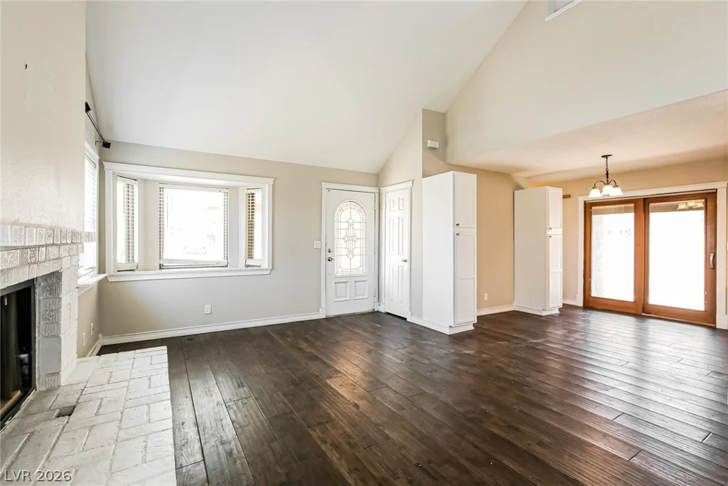 613 Thrush, Las Vegas, NV 89145