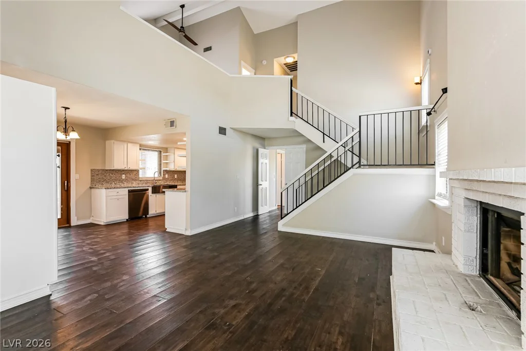 613 Thrush, Las Vegas, NV 89145