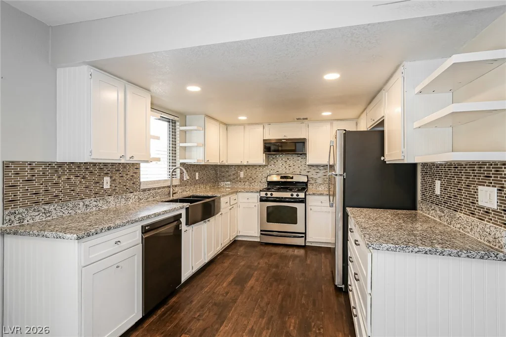 613 Thrush, Las Vegas, NV 89145
