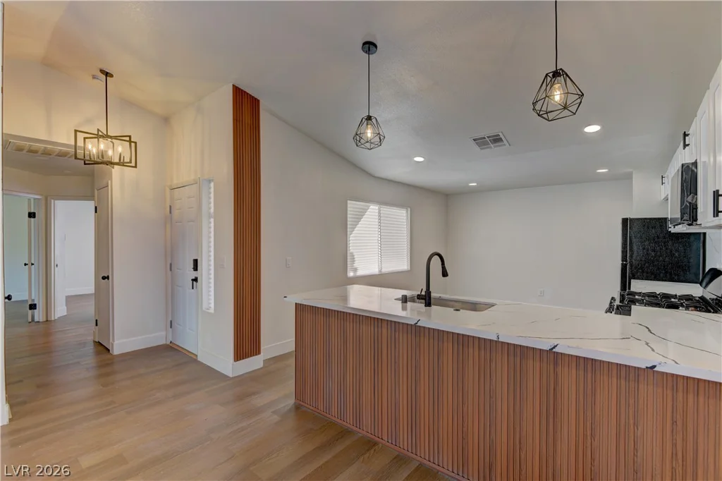 4724 La Madre, North Las Vegas, NV 89031