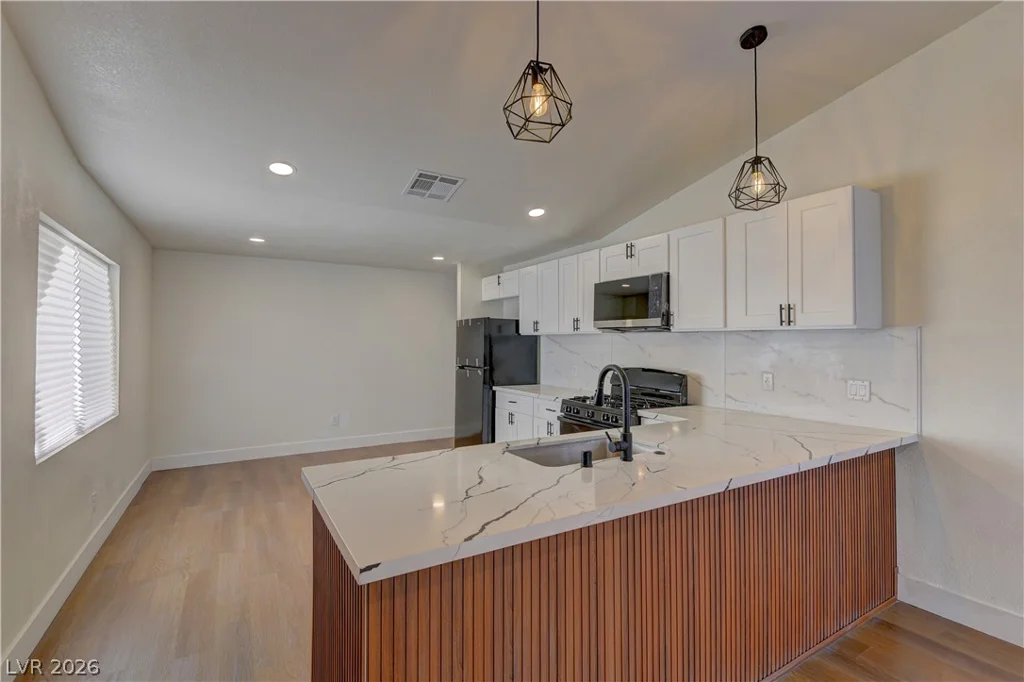 4724 La Madre, North Las Vegas, NV 89031