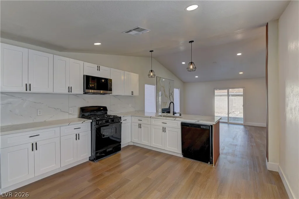 4724 La Madre, North Las Vegas, NV 89031