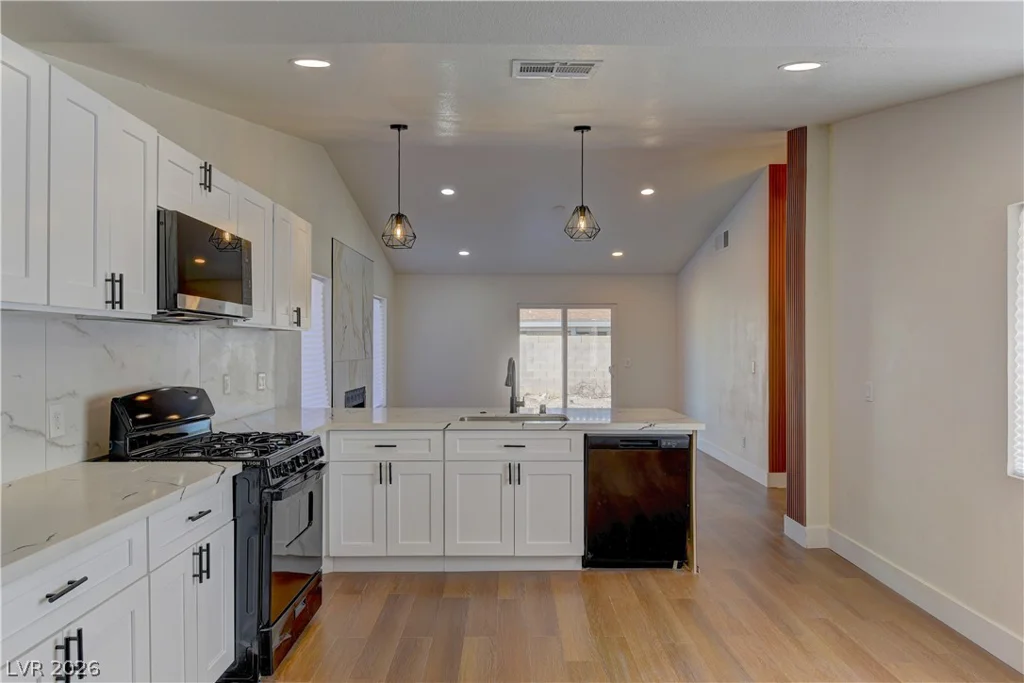 4724 La Madre, North Las Vegas, NV 89031