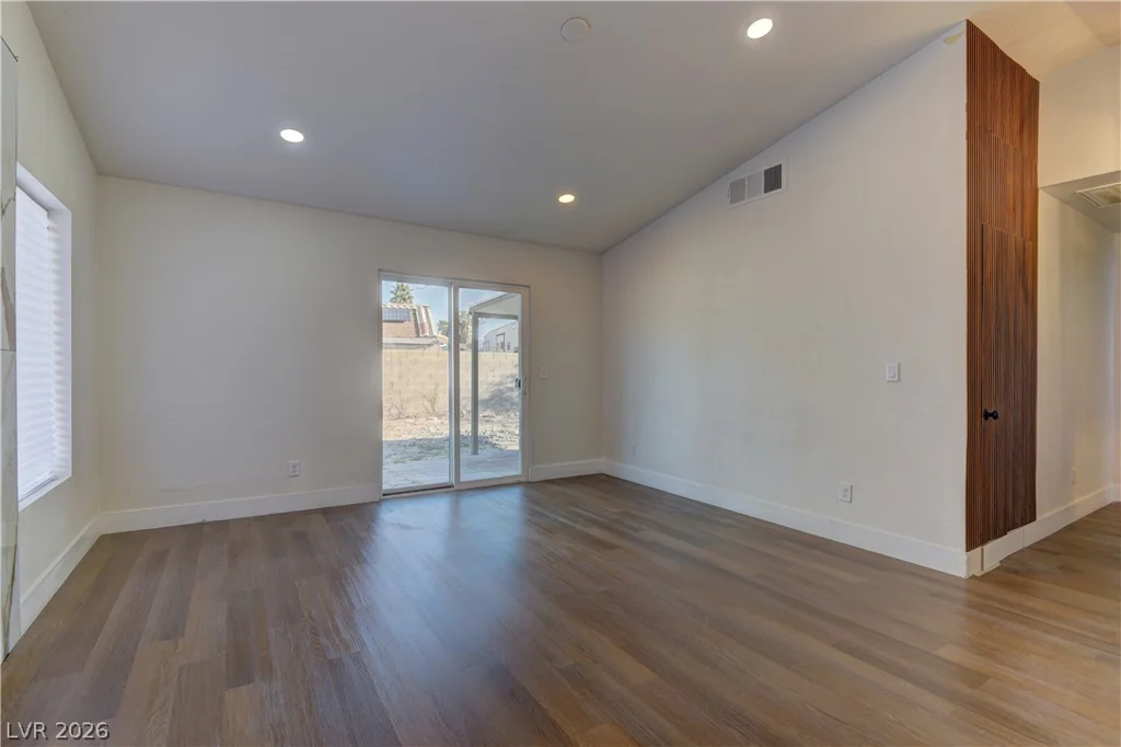 4724 La Madre, North Las Vegas, NV 89031