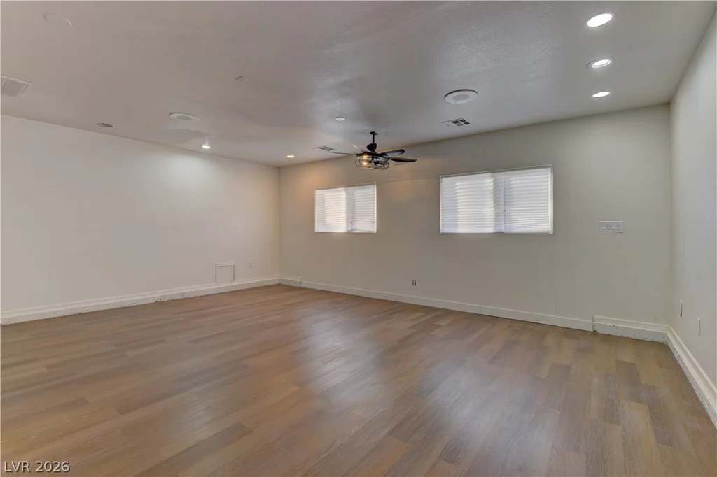 4724 La Madre, North Las Vegas, NV 89031
