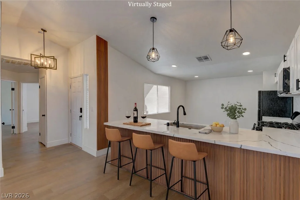 4724 La Madre, North Las Vegas, NV 89031