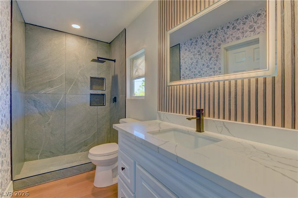 4724 La Madre, North Las Vegas, NV 89031
