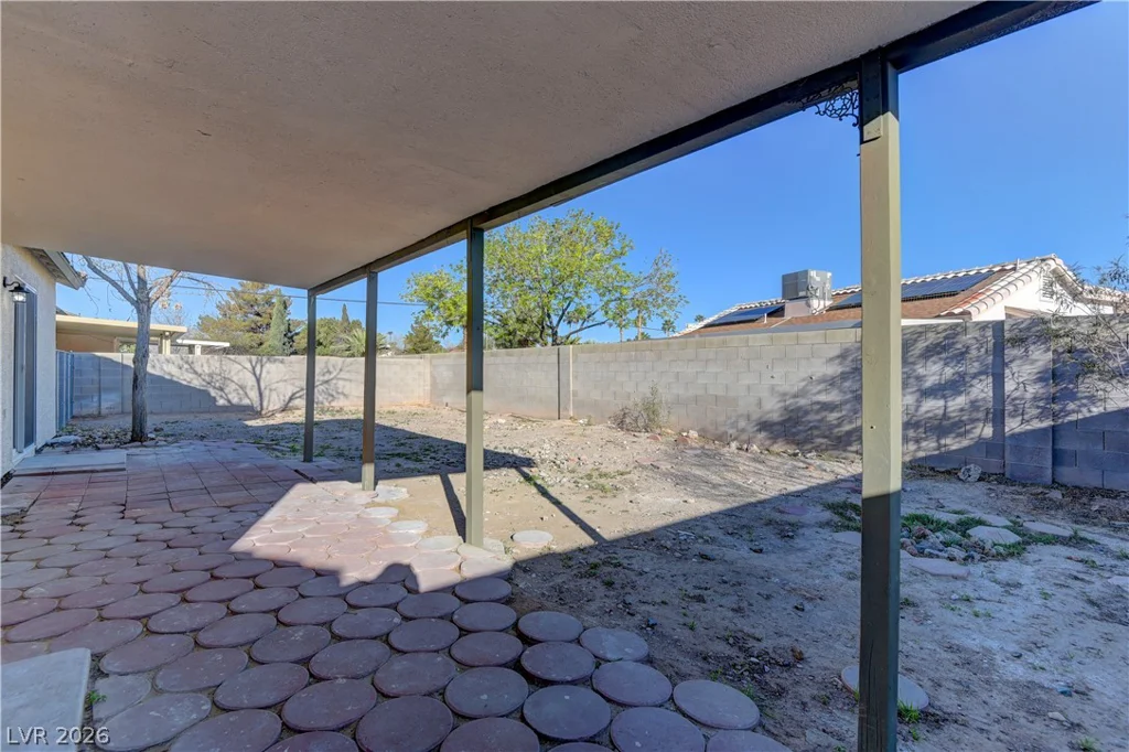 4724 La Madre, North Las Vegas, NV 89031