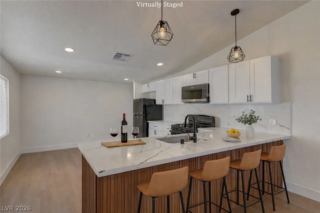 4724 La Madre, North Las Vegas, NV 89031