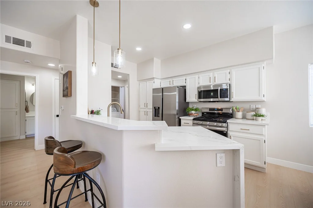 2121 Echo Bay, Las Vegas, NV 89128