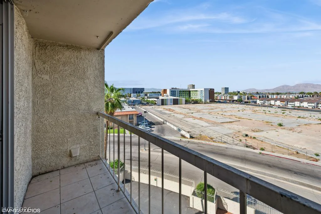 745 Royal Crest, Las Vegas, NV 89169