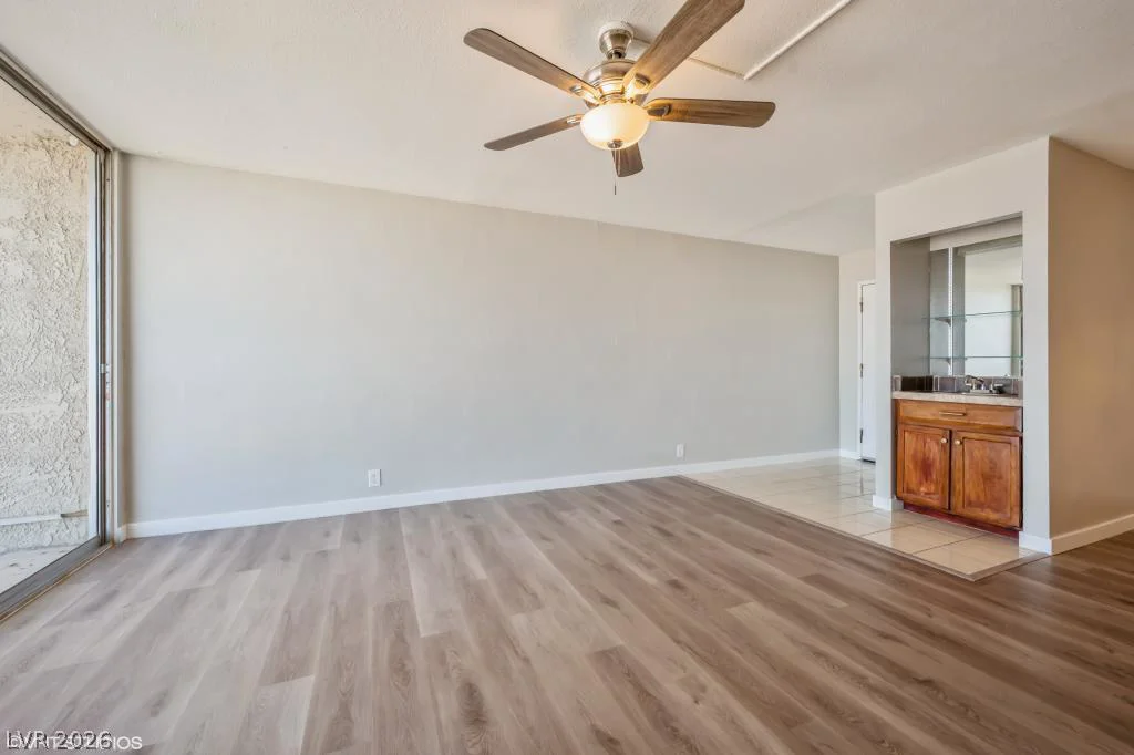 745 Royal Crest, Las Vegas, NV 89169