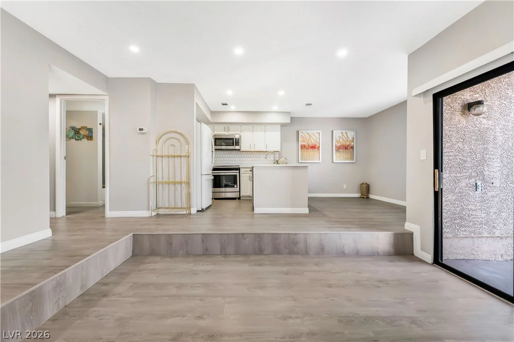 4425 Woodpine, Las Vegas, NV 89119