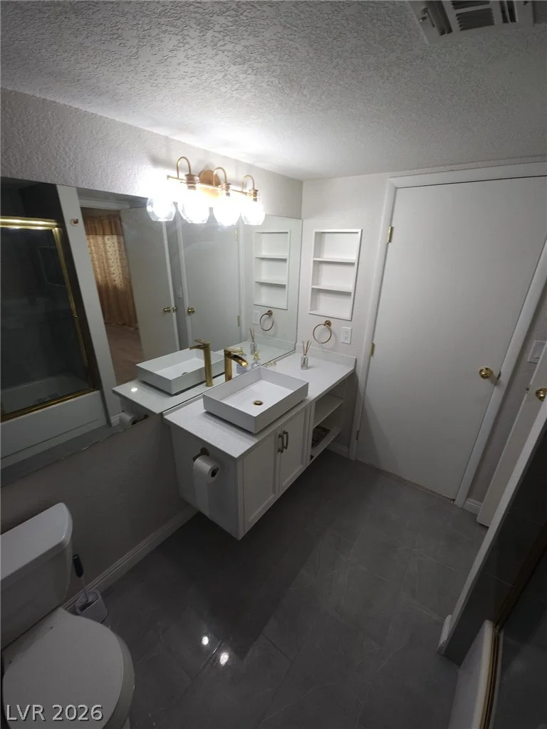 4425 Woodpine, Las Vegas, NV 89119