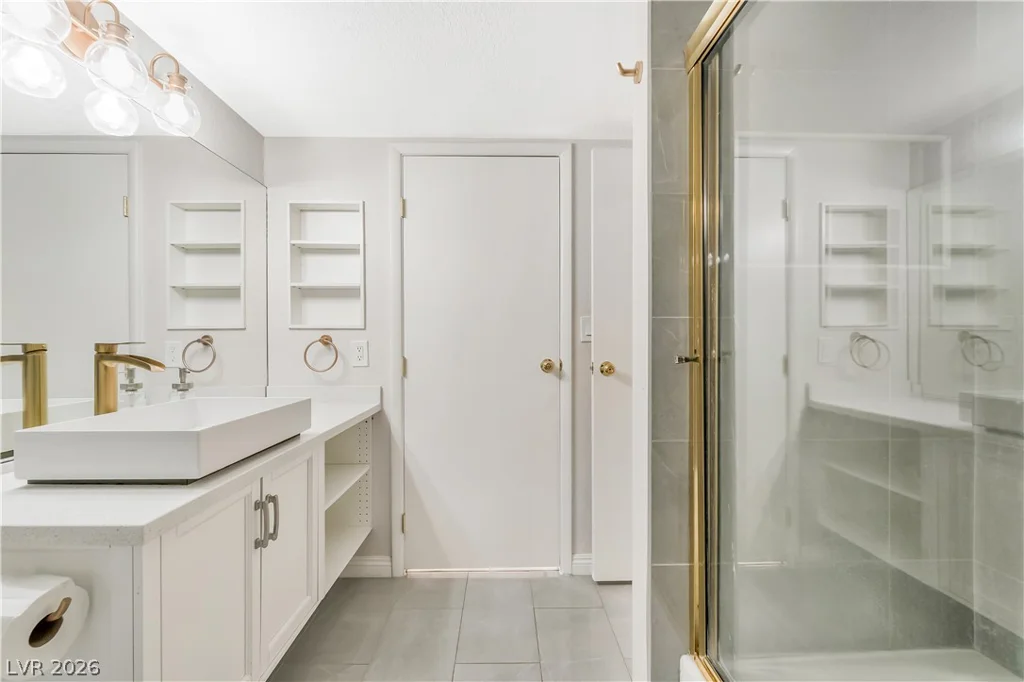 4425 Woodpine, Las Vegas, NV 89119