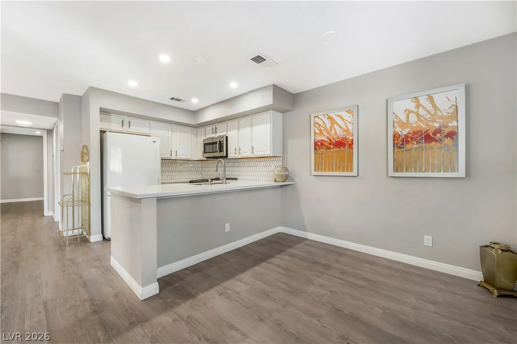 4425 Woodpine, Las Vegas, NV 89119