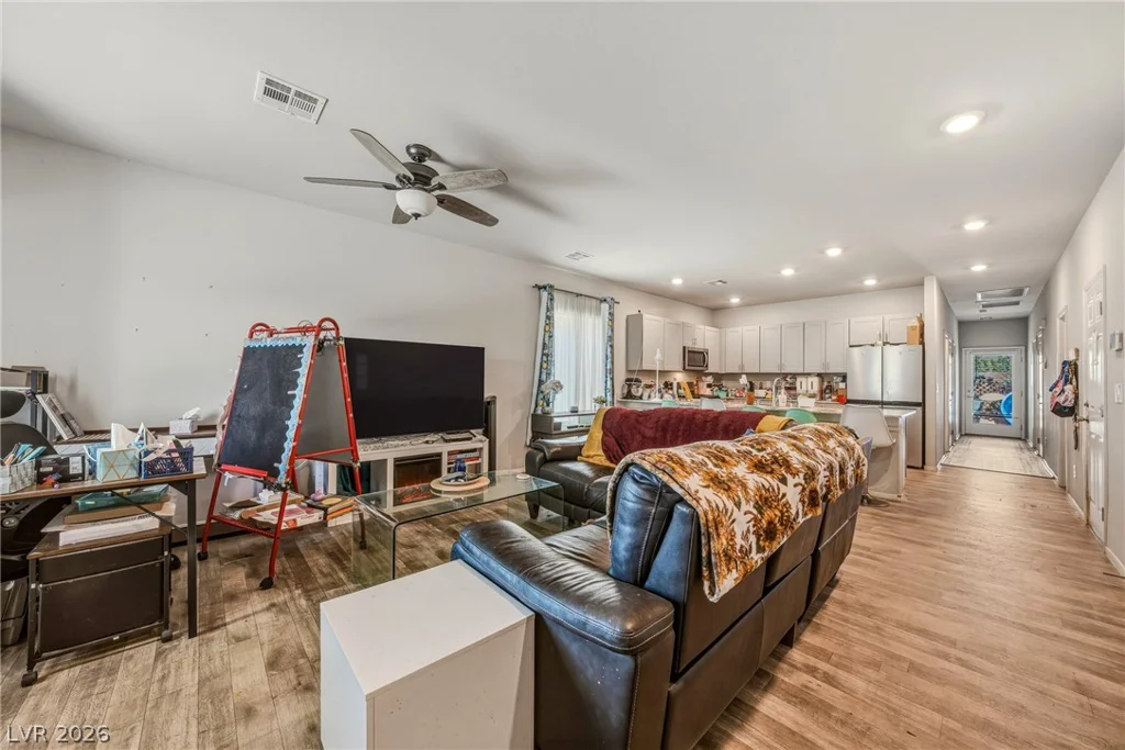 4418 Meadow Glade, North Las Vegas, NV 89084