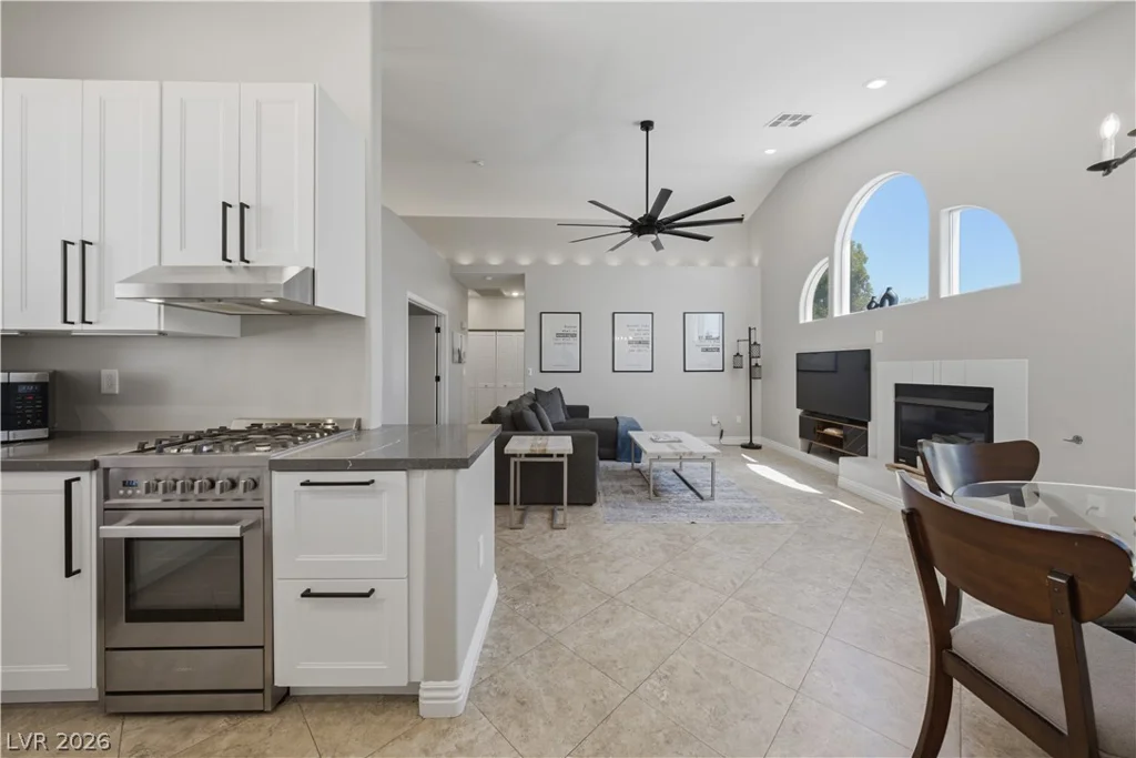8710 Villa Ariel, Las Vegas, NV 89147