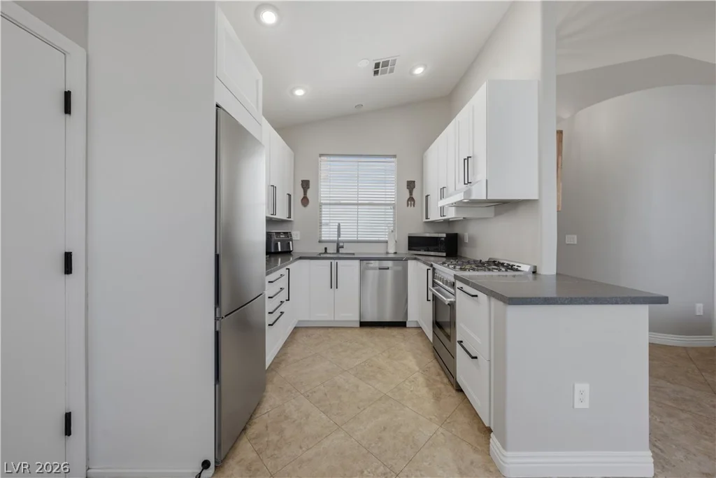 8710 Villa Ariel, Las Vegas, NV 89147
